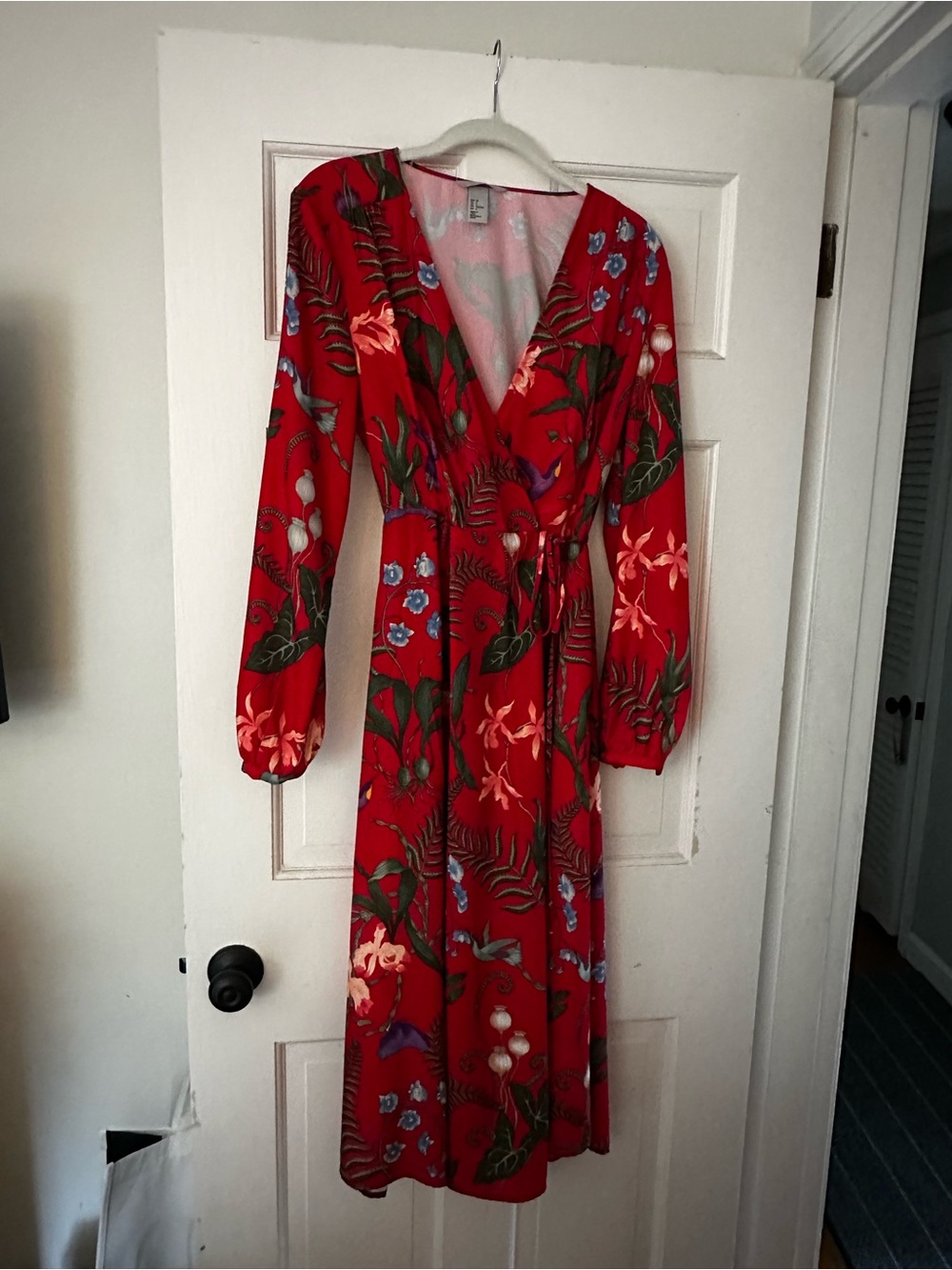 Long sleeve print wrap dress with waist tie